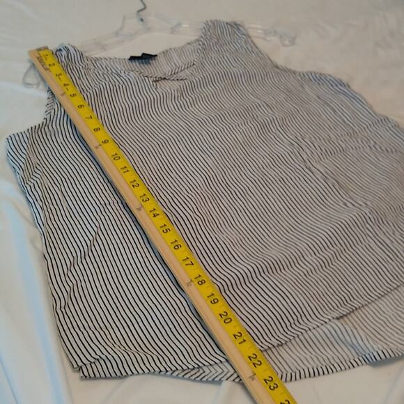A.N.A women's Size XS sleeveless striped top. - Picture 6 of 7